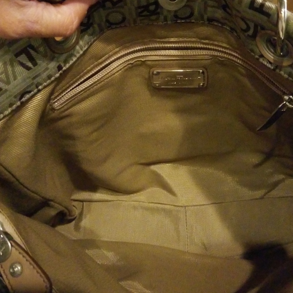 Authentic Salvador ferragamo - Picture 3 of 5